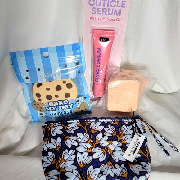 Vera Bradley 7 Piece Packed Mini Cosmetic Stuffed Bag Gift, NWT - Picture 3 of 4